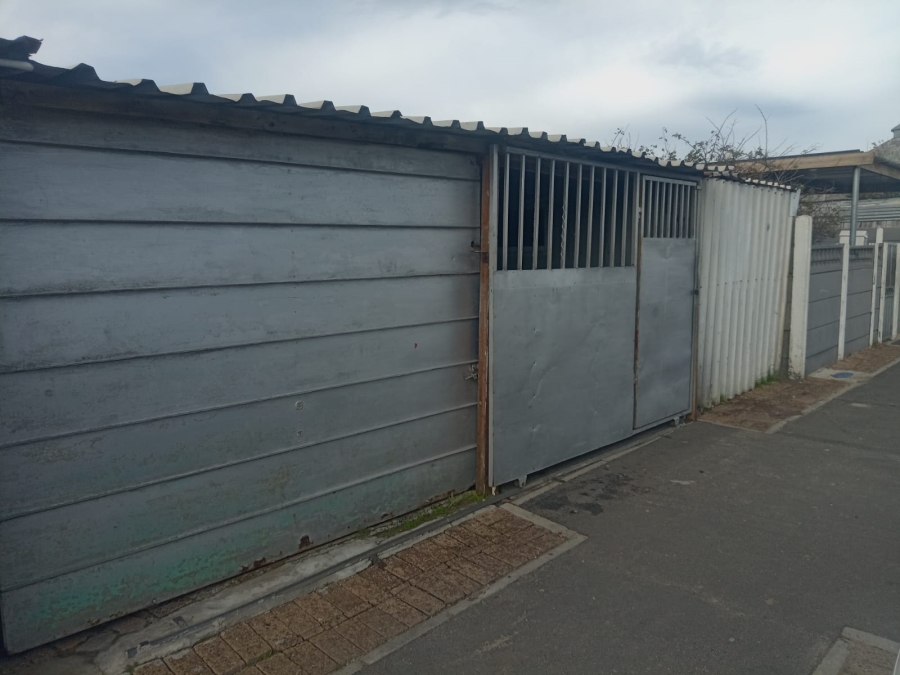 4 Bedroom Property for Sale in Manenberg Western Cape
